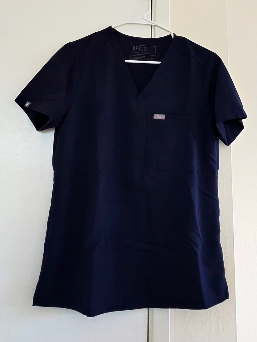 Figs Navy Short Sleeve V-Neck women’s scrub Top